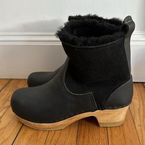 No 6, short shearling clog boot, black, size 39 - fits like a 7 or 7.5
